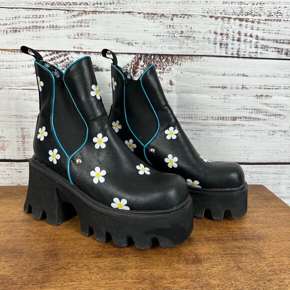 Women's Lamoda Black Platform Pull On Ankle Boots Daisy Grunge Punk Chunky Sz 10 - Picture 1 of 8